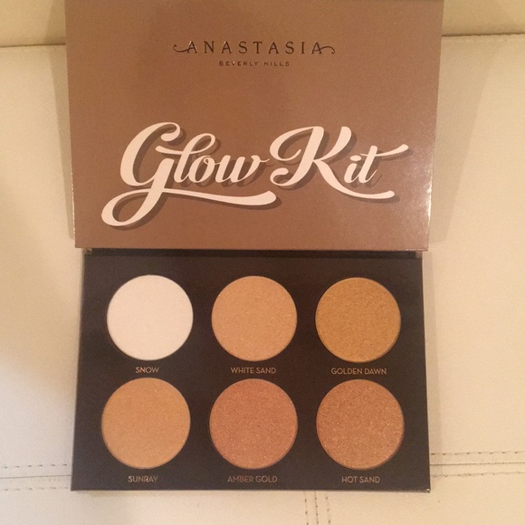 Anastasia Beverly Hills Other - Anastasia Beverly holly glow kit ultimate glow